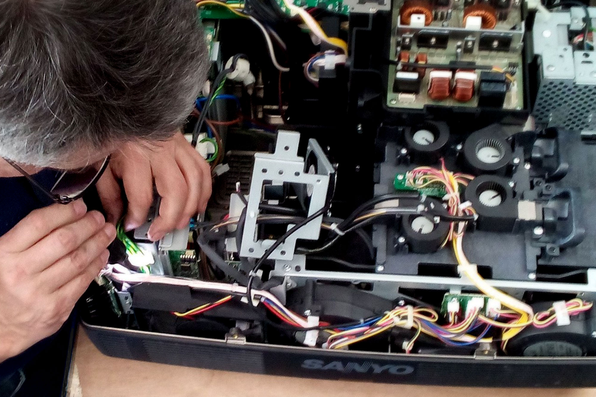 Reperatur-von-Beamern-und-Projektoren-bei-Beamer-Reparatur-de